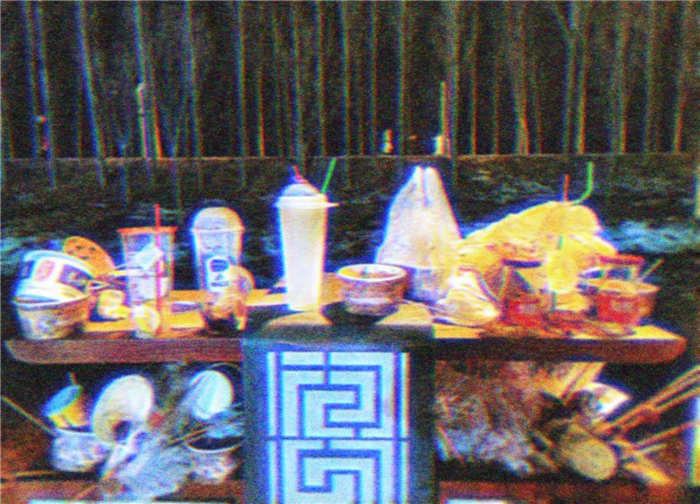 一位老师在看到垃圾桶堆满没人管，在朋友圈引发的深刻思考