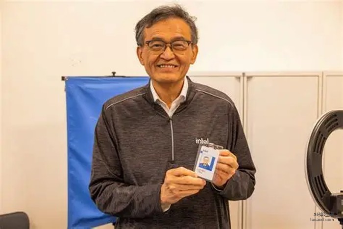 英特尔新任CEO陈立武，2025年5月摩根大通全球技术大会